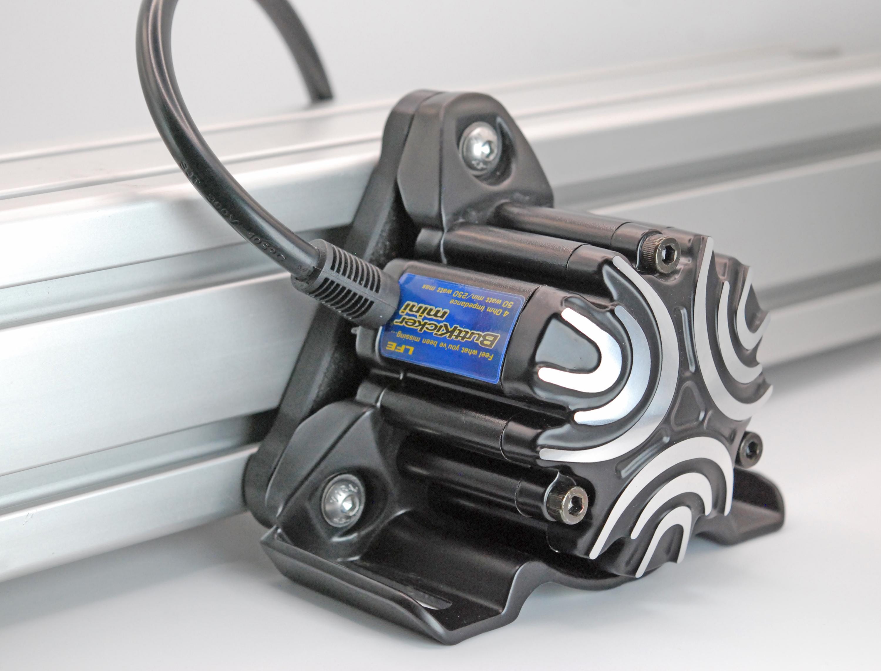 Buttkicker Mini LFE Bass Shaker用アルミニウムプロファイルマウント