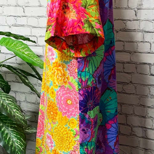 Bright shops colorful kaftan/dress