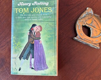 Tom Jones by Henry Fielding (Washington Square Press, 1964)