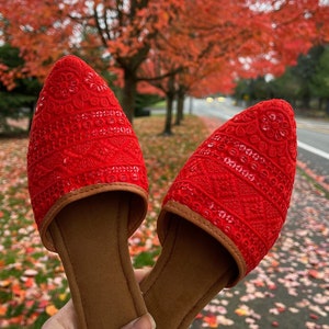 Women&#39;s mules/slip-ons/slides/embroidered