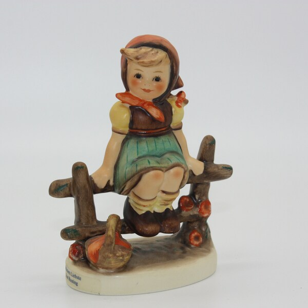 Goebel Hummel Figurine 112 3/0 - "Just Resting"