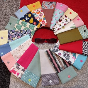 Etui à lunettes ou Pochette Range lunettes de vue ou lunettes de soleil souple molletonné Anti Rayure idéal pour Fête ou Idée cadeau de Noël image 1