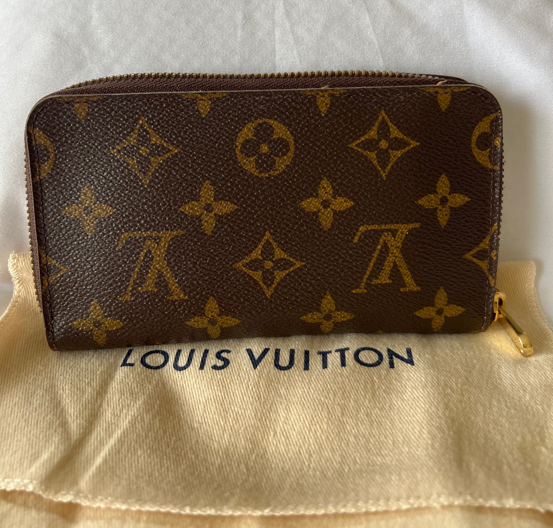 Louis Vuitton LV Cup Long Zippy Organizer Wallet