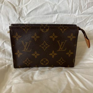 Vintage Louis Vuitton Toiletry 15 Monogram Canvas
