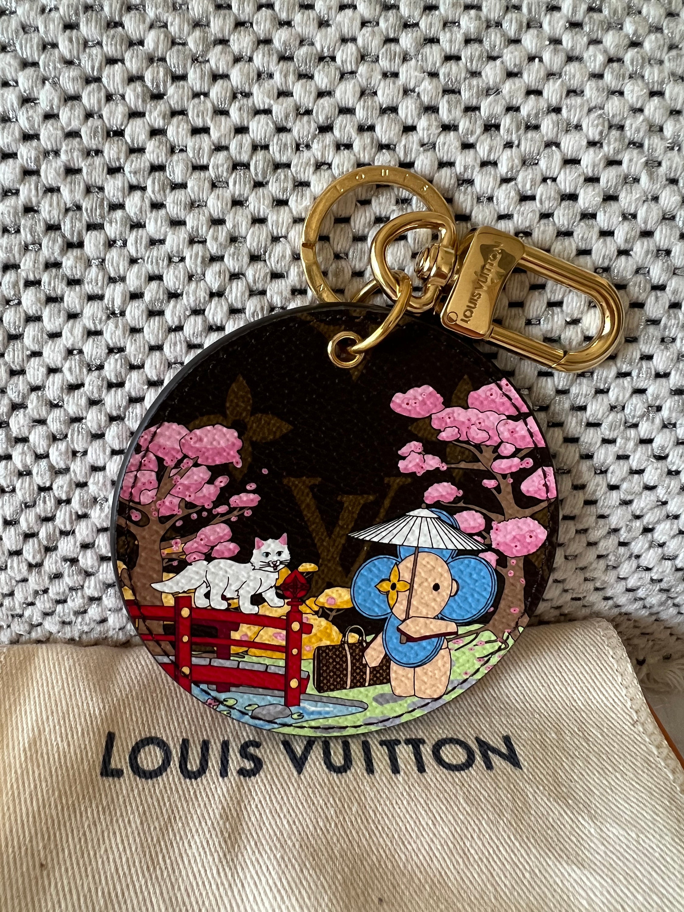 Vivienne Bag Charm and Key Holder S00 - Accessories