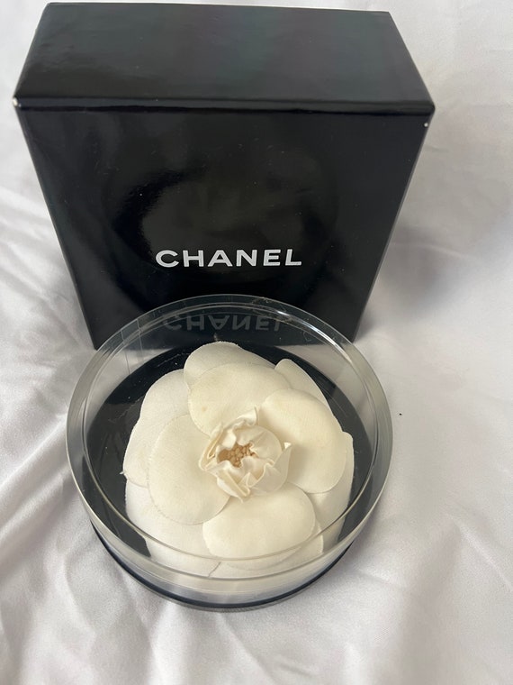 Vintage Chanel Silk White Camellia with Black Lea… - image 7