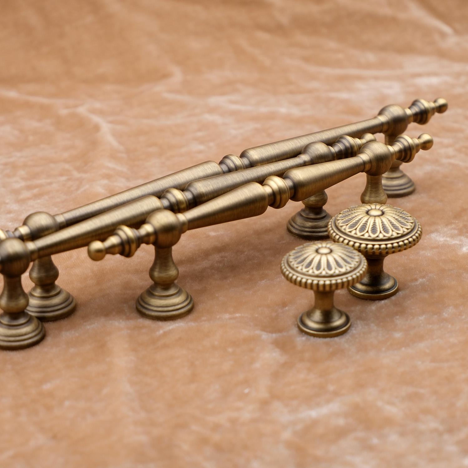 Victorian Antique Brass Knobs And Pulls, Antique Gold Pulls, Brass Cabinet Pulls, Antique Brass Kitchen Handles, Kitchen Cabinet Hardware