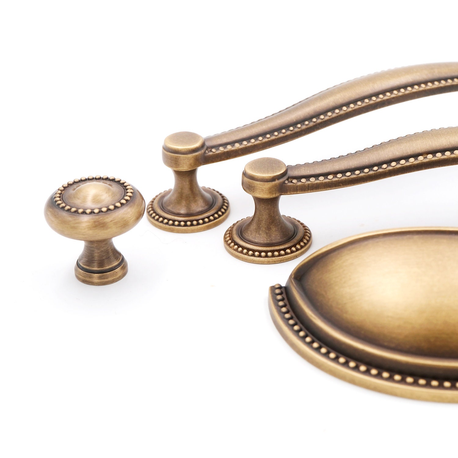 Classical Antique Brass Handle Set Antique Brass Cup Pulls Antique