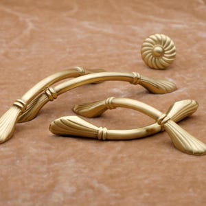 Art Deco Curved Cabinet Pulls, Brushed Brass Drawer Handles, Gold Unique Cabinet Pulls, Solid Brass Door Pull, Kitchen Cabinet Hardware