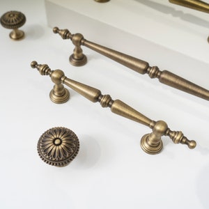 Victorian Antique Brass Knobs And Pulls Solid Brass Cabinet Door Pulls Antique Brass Kitchen Handles Bronze Kitchen Pulls Cabinet Hardware