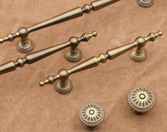 Victorian Antique Brass Knobs And Pulls, Antique Gold Pulls, Brass Cabinet Pulls, Antique Brass Kitchen Handles, Kitchen Cabinet Hardware