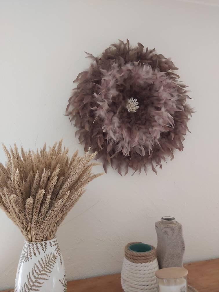 Splendide Jujuhat en Plumes d'oies Marrons et Beige Pour Une Décoration Murale.