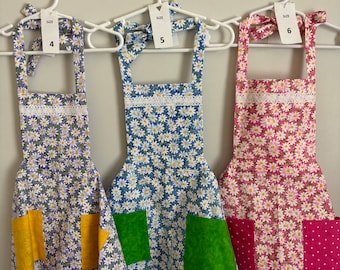 Girls Daisy apron