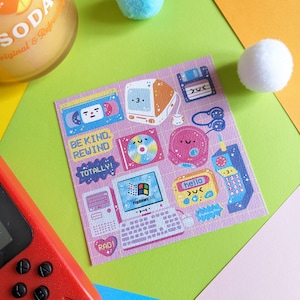 90er Retro Tech Kunstdruck | Niedlicher Kunstdruck - Kawaii Kunst Druck - Illustrierter Kunstdruck - CD Player - VHS - Floppy Disc - Pager - Piepser