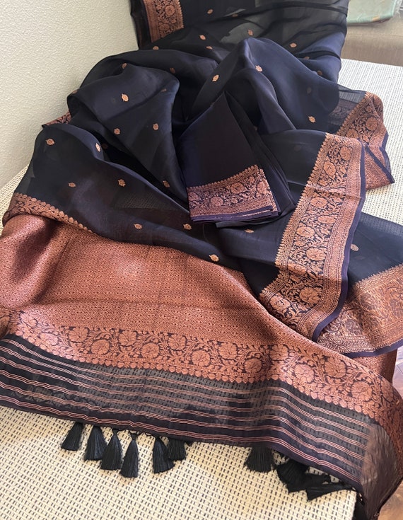 Exquisite Navy Blue Kora Banarasi Sari With Antique Zari Border And  Pallu||