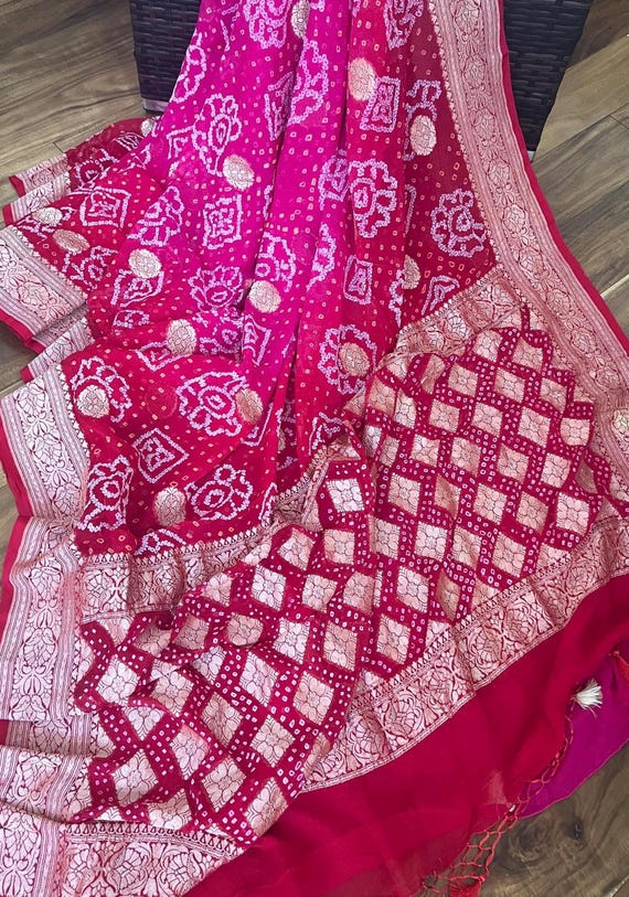 Authentic Hand Bandhej Khaddi Georgette Banarasi Saree In  Red And Pink Color|