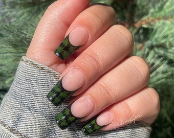 Green Buffalo Plaid Press On Nail Set