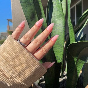 Pink Color Press On Nail Set With Prep Kit image 2