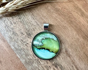 Green pendant, alcohol ink art, Christmas gift for her, handmade pendant, jewelry, unique holiday gifts, circle pendant for necklace