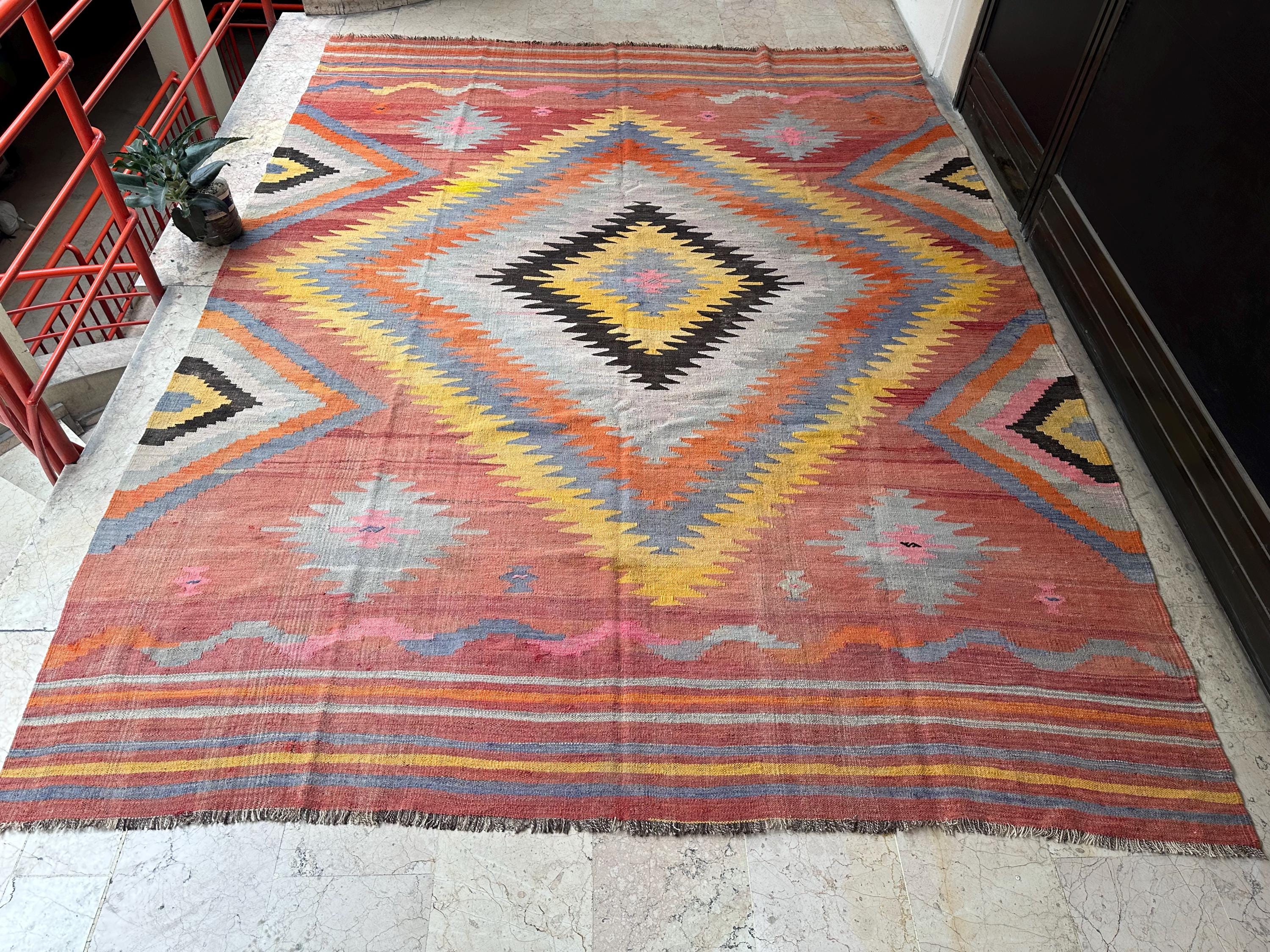 Handwoven Southwestern Kilim Area Rug...