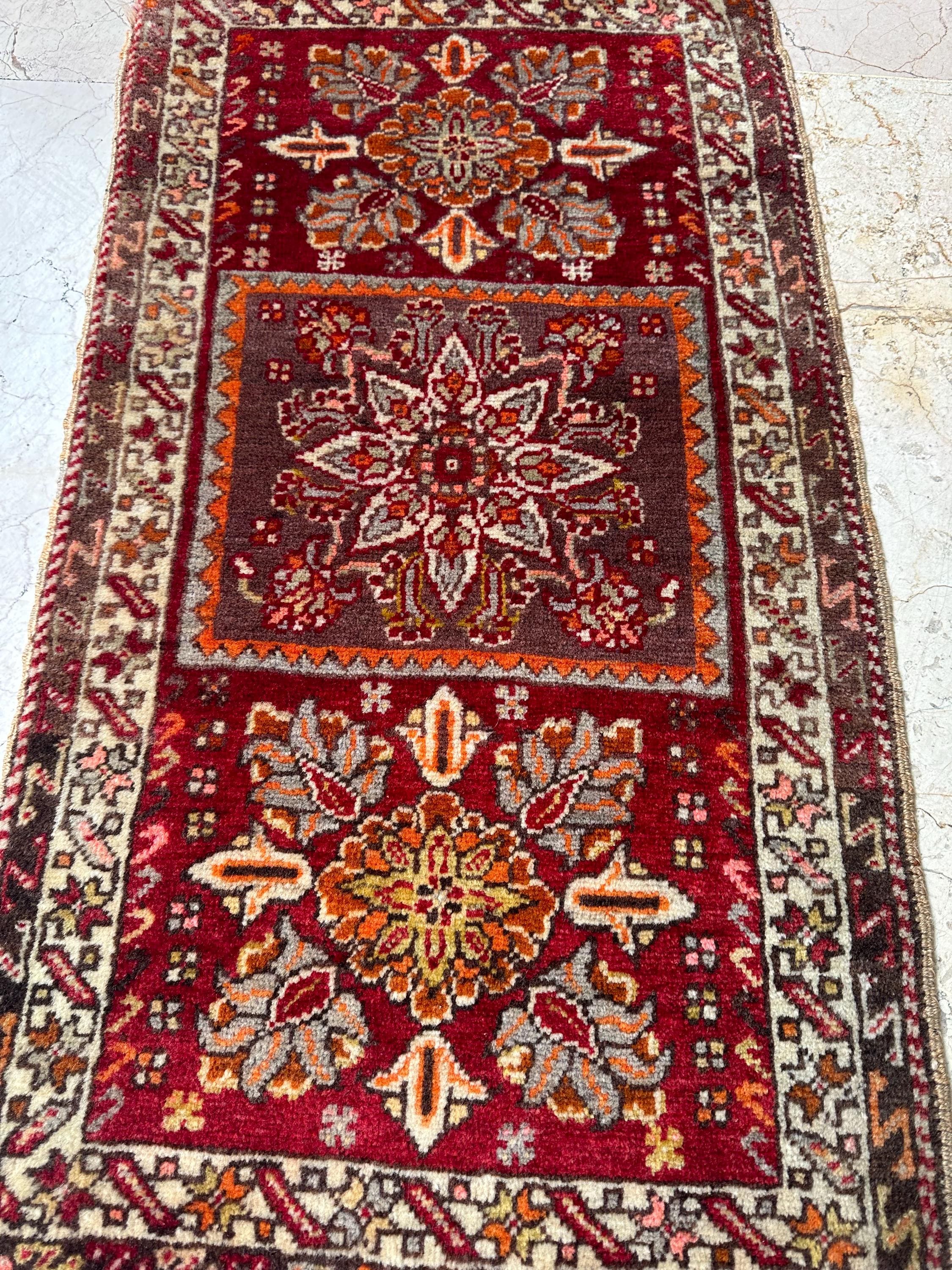 Vintage Sivas Rug: Handwoven Anatolian Wool Carpet (20