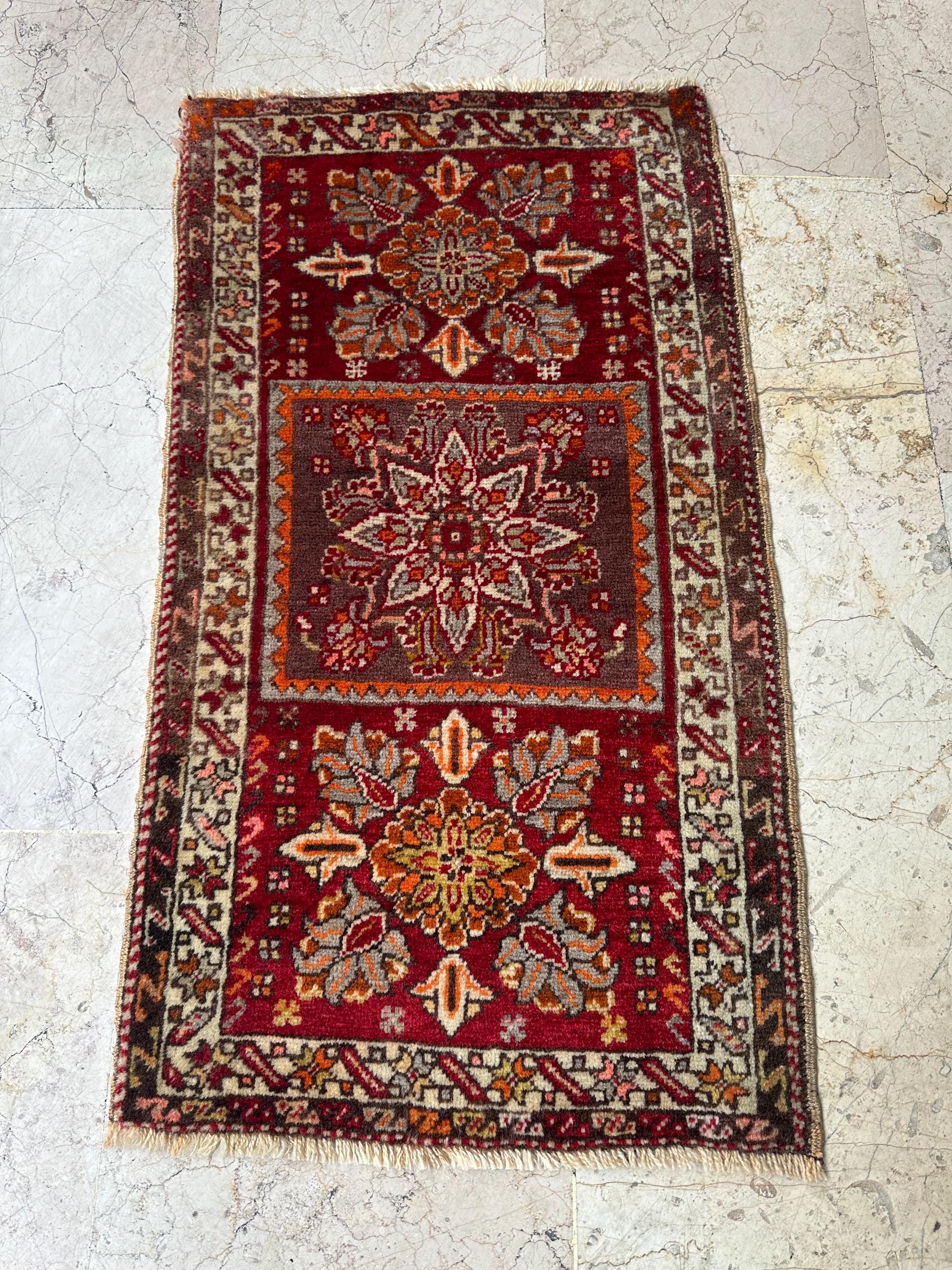 Vintage Sivas Rug: Handwoven Anatolian Wool Carpet (20