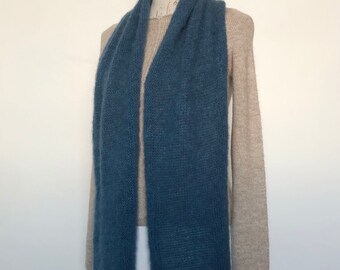 Etole écharpe foulard tricotée main en alpaga et soie couleur bleu indigo personnalisable