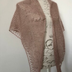 Châle long triangle étole femme tricoté main en mohair et soie image 4