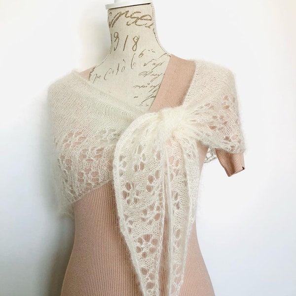 Châle écharpe étole femme tricoté main en mohair et soie avec perles couleur blanc