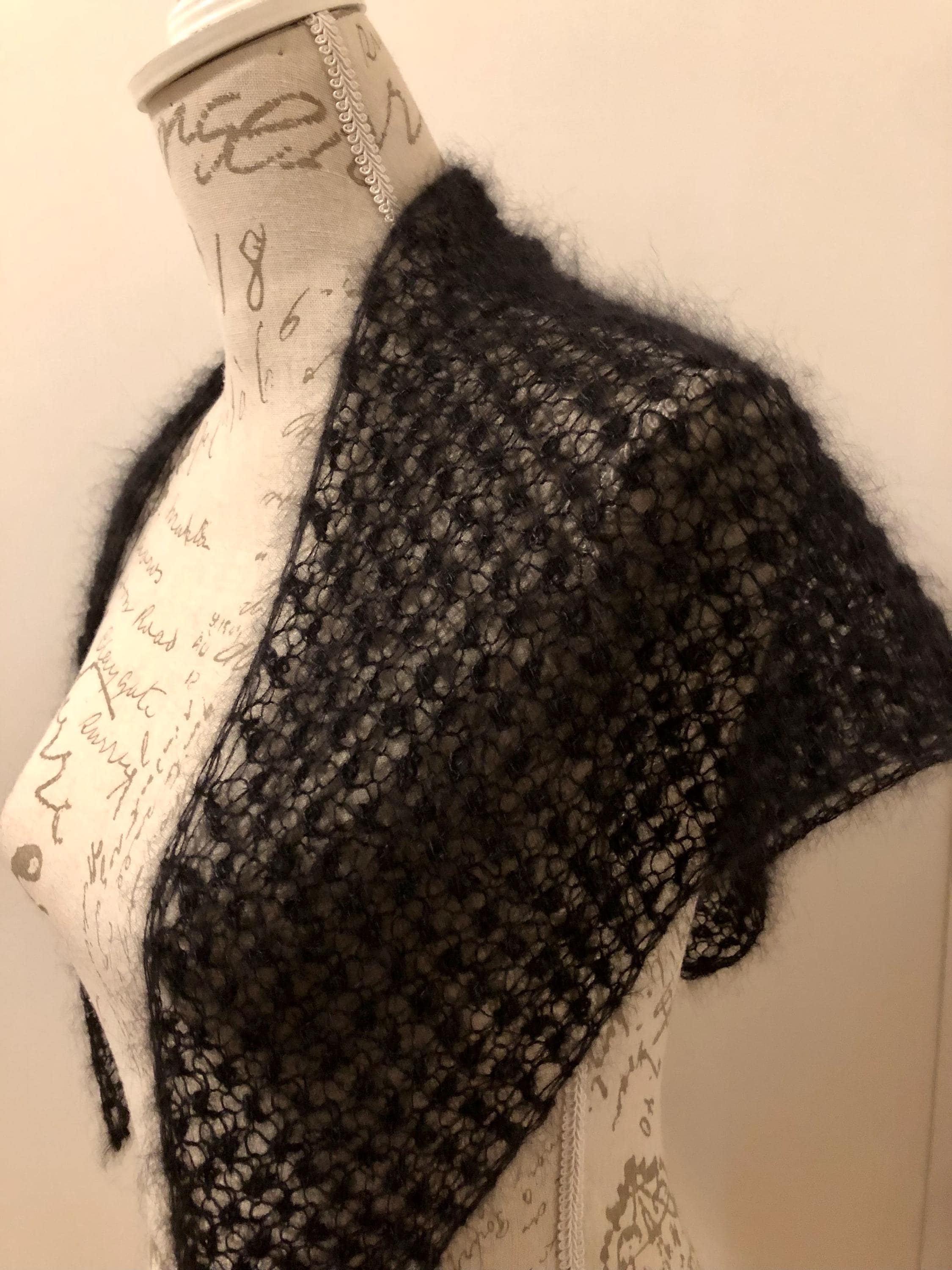 Joli foulard tour de cou en soie vintage scarf - 65 cm x 65