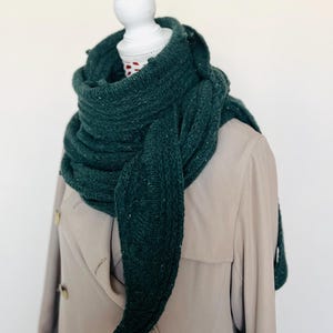 Châle léger foulard écharpe femme -  étole vert foncé tricoté main en mélange cachemire effet tweed motif texturé