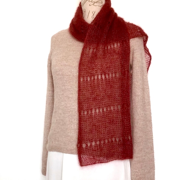 Echarpe foulard femme tricotée main en mohair et soie en maille aérée bordeaux marron personnalisable