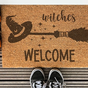 Welcome Witches Halloween Doormat Spooky Scary Creepy Door Mat Broom Funny Doormat Coconut Indoor Witchy Doormat Fall Autumn Halloween Gift