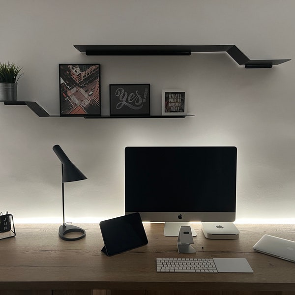 Serie de estanterías elegantes de metal, sistema de estanterías de diseño en diferentes colores y formas, sistema de estanterías de pared elegante, estantes minimalistas