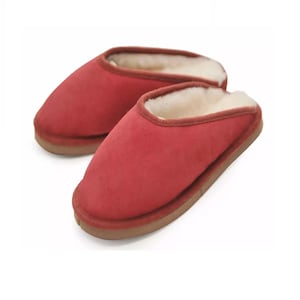 Red Sheepskin Fur Mules – Winter Comfort Slippers – Natural Warmth & Non-Slip Soles