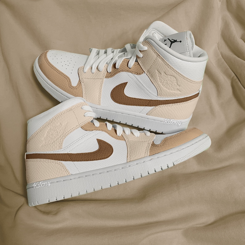 Air Jordan 1 Mid beige clair Jordans bruns Custom Painted Etsy France