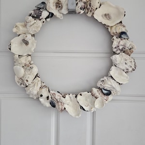 Couronne de coquillages de la côte ouest