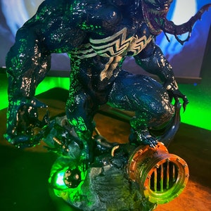 Custom Venom statue and bust with swappable heads