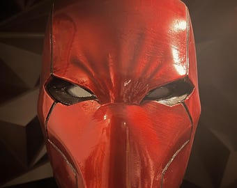Casque portable Red Hood avec yeux LED