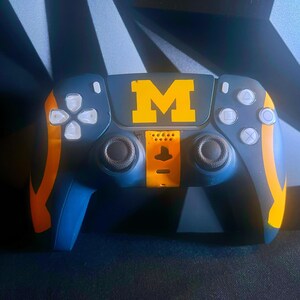 Anpassad handkontroll med college-tema (alla lag tillgängliga)