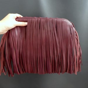 Cartera de mano con marco y flecos de piel auténtica color burdeos, bolso de nube grande de piel con borlas, bolso Dumpling retro de gran tamaño hecho a mano