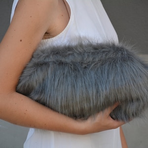Cartera de piel sintética de pelo largo de lujo en color blanco, bolso de mano de piel ecológica blanco para novias, bolso de mano de felpa esponjosa para bodas, accesorios de moda para mujeres