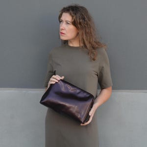 Cartera de mano de piel auténtica en varios colores, bolso de piel artesanal para mujer, regalo para ella, bolso de moda de lujo, serpiente burdeos negra