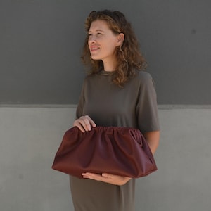 Cartera de mano Dumpling de piel auténtica hecha a mano en color burdeos, bolso de nube grande de piel, bolso retro de gran tamaño con forma de bola
