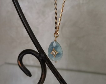 Natural Stone Pendant Chain Blue Aquamarine Stone Necklace Brass Gilded with 18 Carat Gold