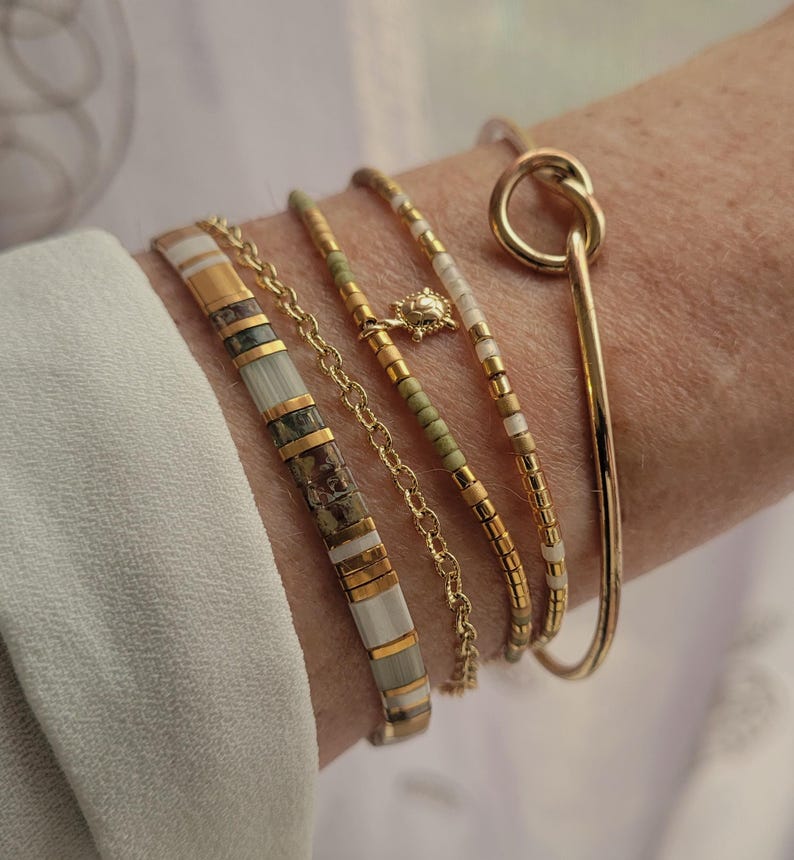 Damesarmband met iriserende gouden Miyuki-kralen | elegante, chique en verfijnde sieraden afbeelding 2