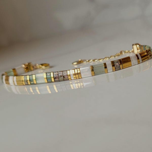 Bracciale regolabile Miyuki Tila da donna — Perline giapponesi verdi, bianche e dorate | Gioielli fatti a mano