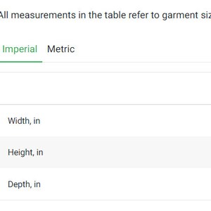 Puede incluir: Tabla de tallas que muestra las medidas en pulgadas de ancho, alto y profundidad de un producto. El producto es de talla &uacute;nica y mide 7,87 pulgadas de ancho, 4,33 pulgadas de alto y 0,98 pulgadas de profundidad.