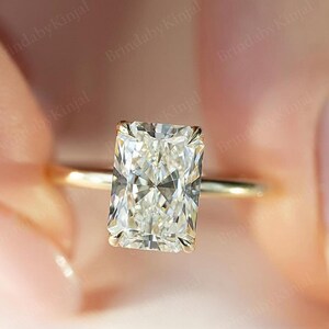 Elongated Radiant Cut Engagement Ring, Radiant Cut moissanite Ring ,2.5 CT Radiant Solitaire Rings, Anniversary Gift For Her, ring For women