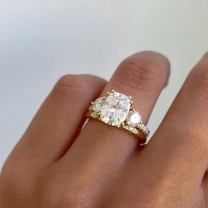 Elongated 2.50 CT Cushion Cut Moissanite Engagement Ring Set, Three Stone Wedding Ring Set, Unique Bridal Ring Set, Matching/Stacking Band
